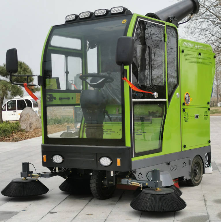 昆明道路清洁广泛应用电动环卫清扫车