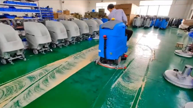 昆明2023年还在用人工的物业保洁不妨试试洗地机吧